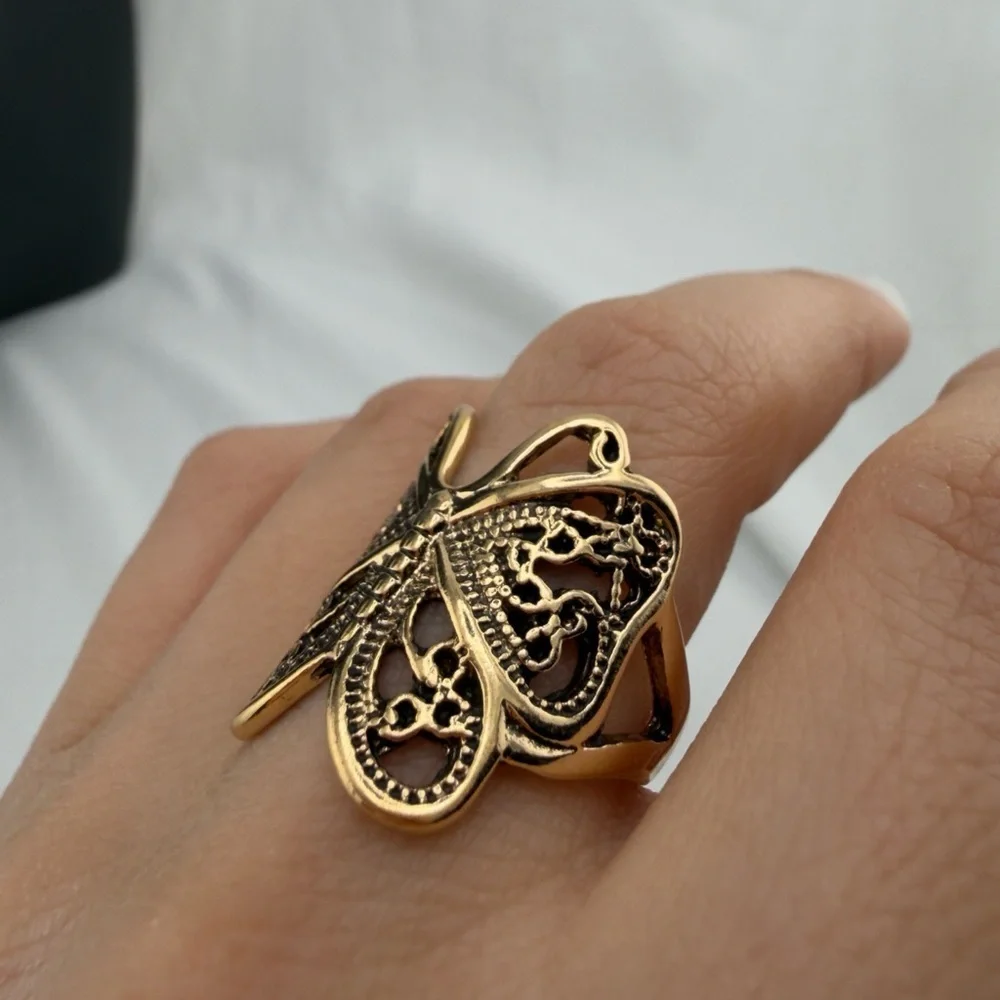 Elegant Gold Butterfly Ring
